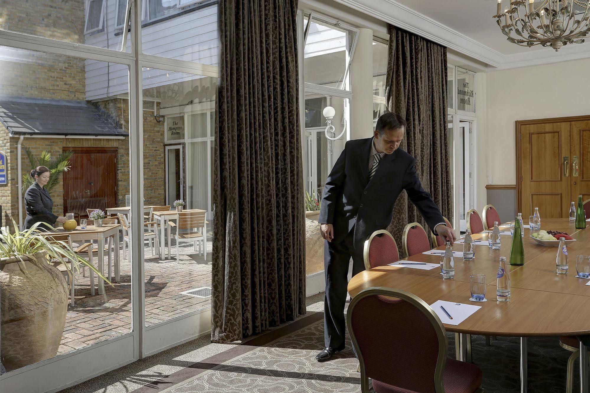 Best Western Ship Hotel Вейбридж Экстерьер фото